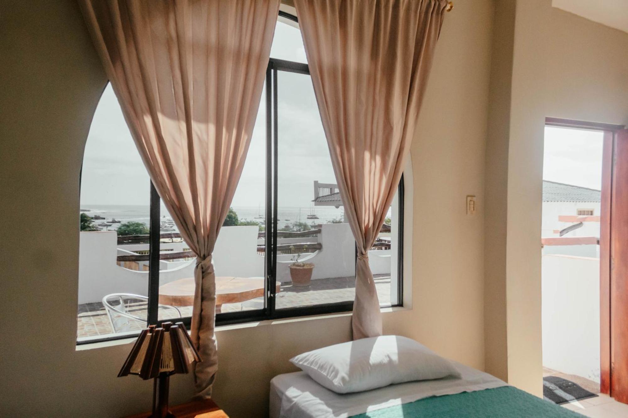Casa De Nelly Hotel Puerto Baquerizo Moreno Ngoại thất bức ảnh