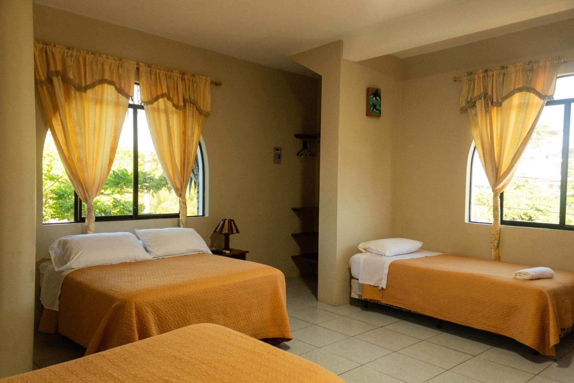 Casa De Nelly Hotel Puerto Baquerizo Moreno Ngoại thất bức ảnh