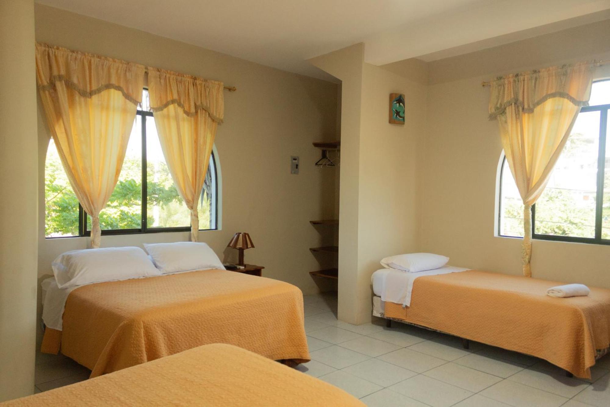 Casa De Nelly Hotel Puerto Baquerizo Moreno Ngoại thất bức ảnh